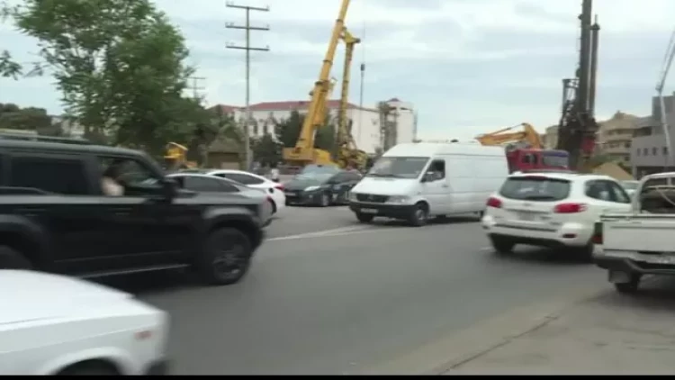 Bakıda daha bir məşhur restoran sökülür - VİDEO