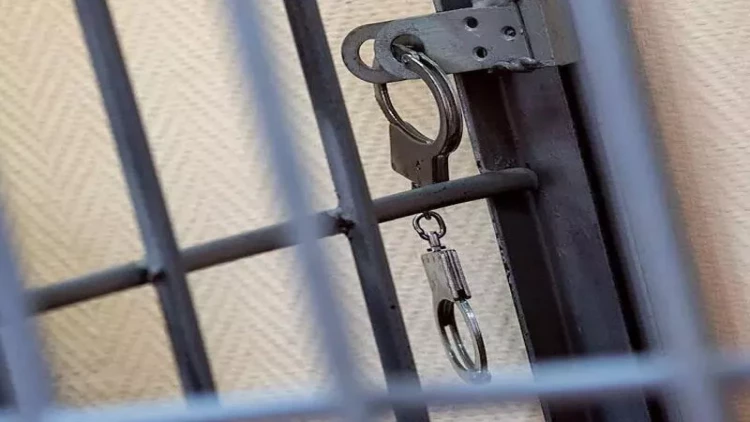 Zəlzələ kütləvi məhbus qaçışı ilə nəticələndi