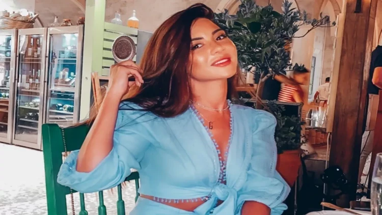 Aysel dəbdəbəli bağını göstərdi - VİDEO