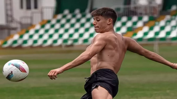 Ardanın əzələli fotoları gündəm oldu: 