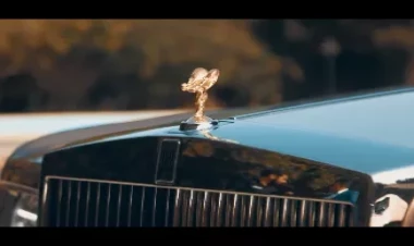 Bəhreyn kralından III Çarlza dəyərli hədiyyə – “Rolls-Royce” avtomobili