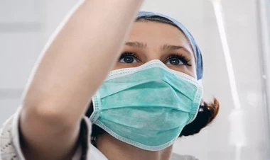 Rusiyada səkkiz tibb işçisinə uşaq alveri ittihamı irəli sürülüb