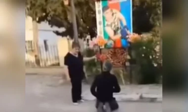 Kişini diz çökdürən şəhid anası imiş - Araşdırma aparılır - FOTO