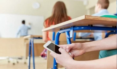 Telefon, “ağıllı” saat... - İmtahandan çıxarılanlar