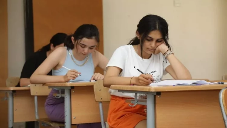 Xankəndidə 51 abituriyent qəbul imtahanı verir