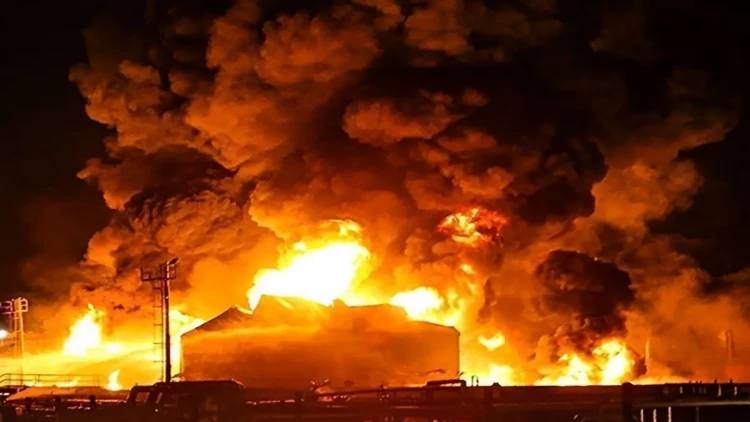 İranda fabrikdə güclü YANĞIN - VİDEO