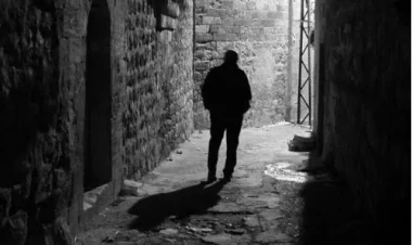 “12 yaşlı oğluma zərbələr endirərək zorla harasa aparmağa çalışıblar” - VİDEO