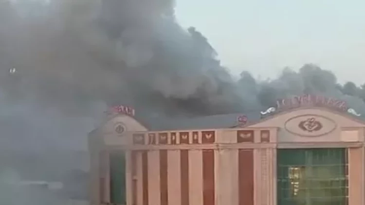 Bakıda məşhur restoranda yanğın - VİDEO