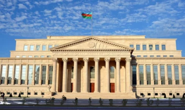 Hansı hallarda şəxsə təyin edilmiş cəzadan daha yüngül cəza təyin edilə bilər?