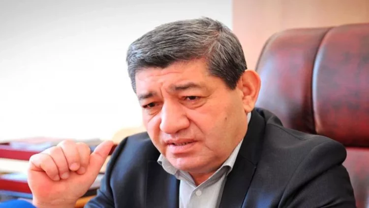 “Gərək “voopşe”, “tak çto”, “znaçit” sözlərini də lüğətə salaq”