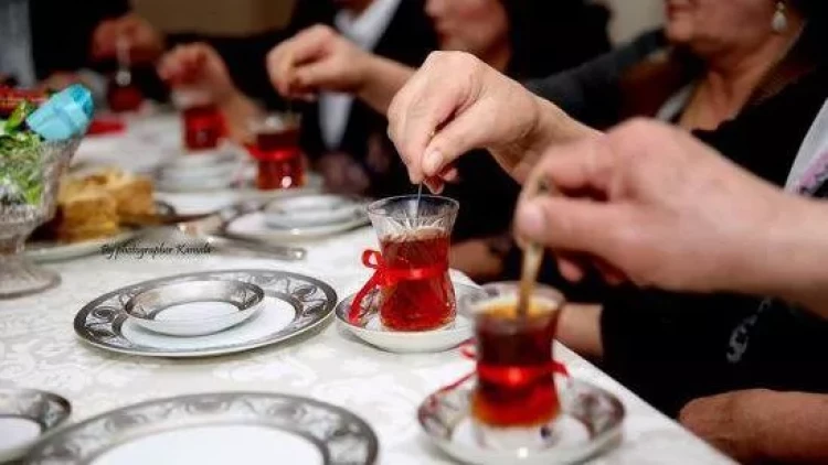 Elçiliyə gələn bəyin hərəkətləri QINANDI - VİDEO