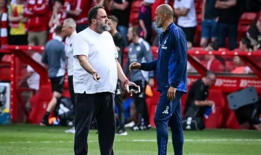 Klub prezidenti meydanda baş məşqçiyə 