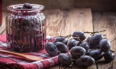 1 qaşıq yeyənlər 10 il xəstələnmir - Bəhməz deyil