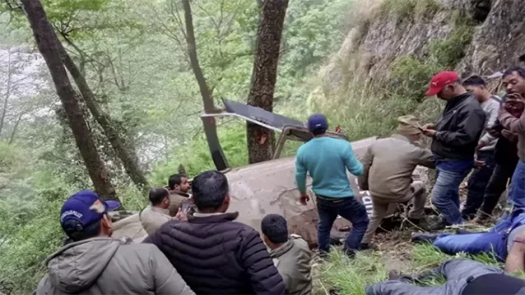 Hindistanda helikopter QƏZASI - Ölənlər və yaralananlar var - FOTO