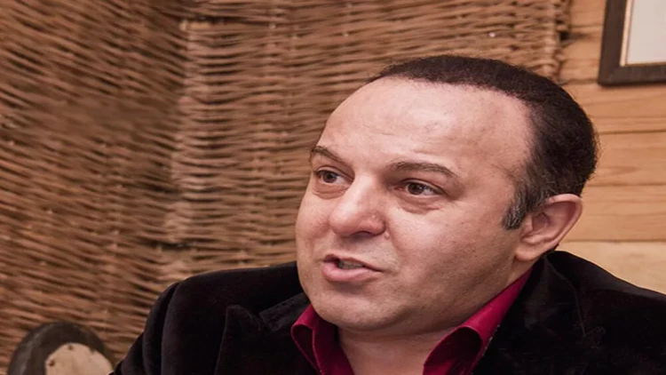 Elariz uzun aradan sonra görüntüləndi - bu restoranda çalışırmış - VİDEO