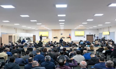 Vardanyanın məhkəməsində zərərçəkmiş ekskavator sürücüsü: sağ diz nahiyəmdən xəsarətlər aldım