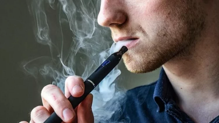 Bu VİDEOnu görən elektron siqareti dərhal ATACAQ: elə hazırlanır ki... - VİDEO