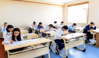 Yarıdan çoxu 300-dan az bal TOPLAYIB