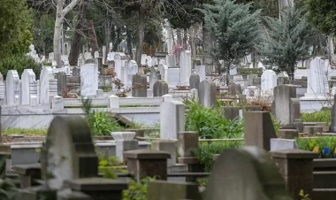 İki qızı və əri faciəvi şəkildə öldü - özü yaralı dəfnə gəldi - VİDEO