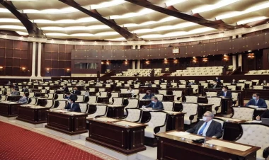 Milli Məclisin iclasının gündəliyi dəyişdi