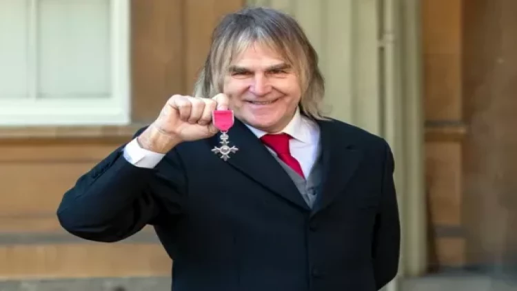 Tanınmış müğənni xərçəngdən öldü - FOTO