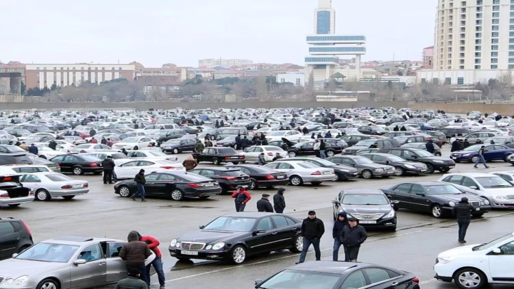 Bu nazirlik avtomobillərini 1000 manata satır