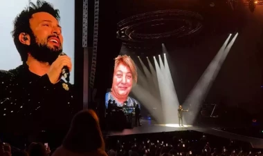 Anasının sevdiyi mahnını oxuyub hönkür-hönkür ağladı - VİDEO