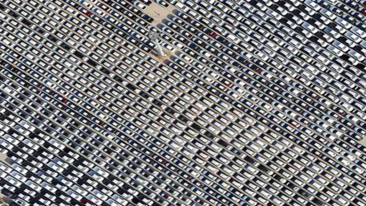 Dünyanın ən böyük gəmisi ilə 7 min maşın gətirildi - Dronla çəkilən şəkillər diqqət çəkdi - FOTO