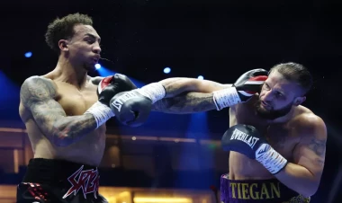 Rəqibini nokaut edib, məşqçisinə TÜPÜRDÜ - VİDEO