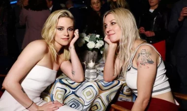 Məşhur aktrisa həmcinsi ilə evləndi - FOTOlar