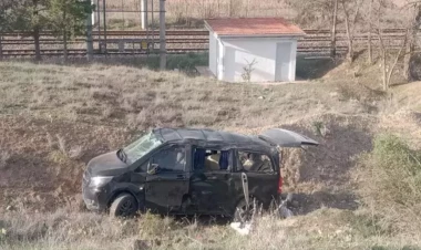 Serial heyyətinin avtobusu aşdı - aktyorun qabırğaları sındı, vəziyyəti ağırdır - FOTOlar