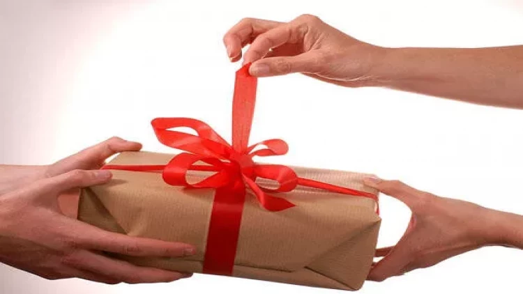 Bu hədiyyələri evə gətirməyin – Uğursuzluq və mənfi enerji gətirir