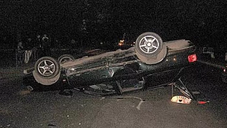 Göygöldə maşın aşdı - ölən var