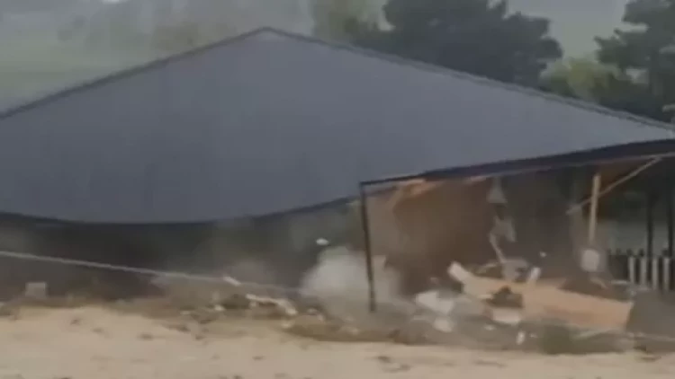 Azərbaycanda sel evi yerlə yeksan etdi - ANBAAN VİDEO