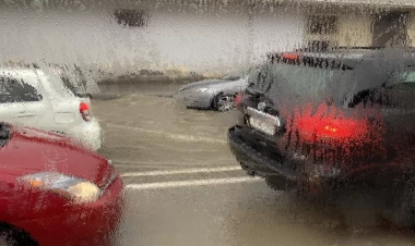 Binəqədidə yağış hərəkəti iflic edib