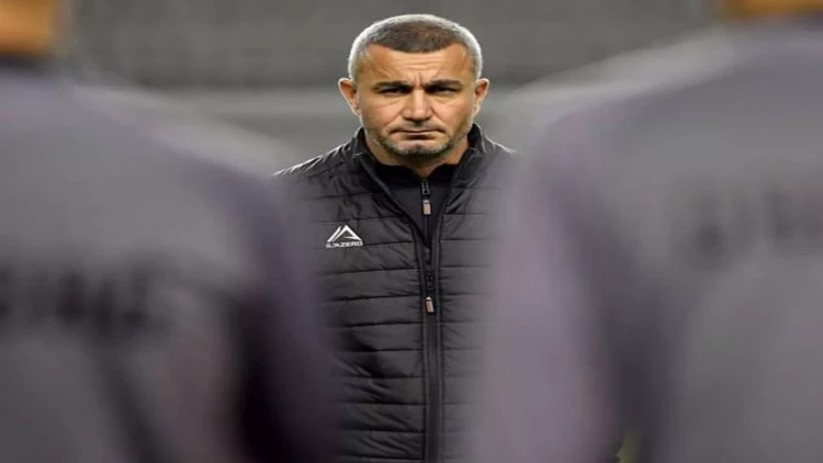 Qurban Qurbanov 14 hücumçudan 2-sini seçəcək