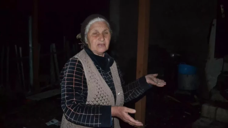 Azərbaycanda avtomobildə başlanan yanğın evi alovlandırdı - VİDEO - FOTO