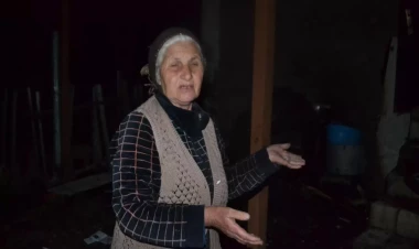 Azərbaycanda avtomobildə başlanan yanğın evi alovlandırdı - VİDEO - FOTO