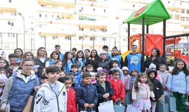 Leyla Əliyevanın iştirakı ilə Bakıda 1400-dən çox sakinin yaşadığı həyət abadlaşdırılaraq sakinlərin istifadəsinə verilib - FOTO