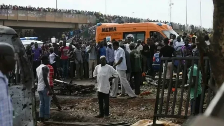Nigeriyada avtobus minaya düşüb: 8 ölü, 20-dən çox yaralı var