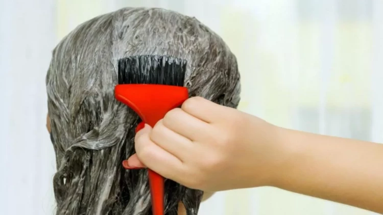 Saç boyası alarkən DİQQƏT -  Sağlamlığınızı gözəlliyinizə qurban verməyin