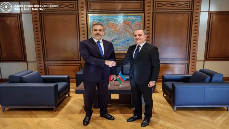 Ceyhun Bayramov Hakan Fidanla görüşdü