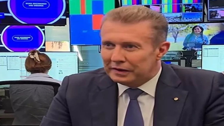 Məşhur aparıcı canlı yayımda BİABIR OLDU - FOTO