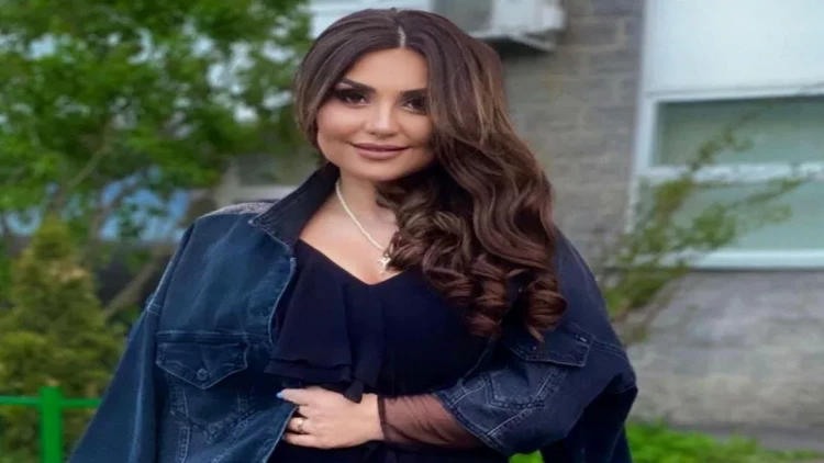 Azərbaycanlı müğənniyə toyda pullar və bahalı üzük hədiyyə etdilər - FOTO