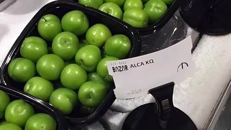 Bakıda alça görün neçəyə satılır - FOTO