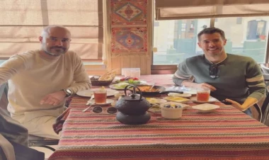 Məşhur aşpaz Bakıda görün kimin qonağı oldu