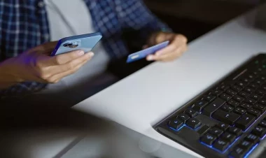 SWIFT mübahisəsi Ukrayna sülh danışıqlarını təhdid edir