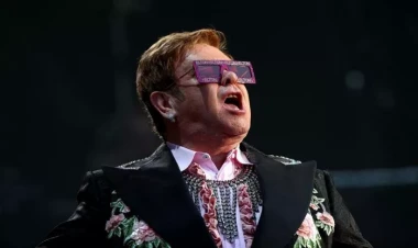Elton Con korluğundan danışdı: 