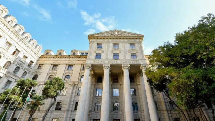 Rəsmi Bakı Ermənistana çağırış etdi