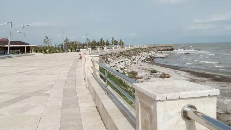 Bulvarda sudan meyit çıxarıldı